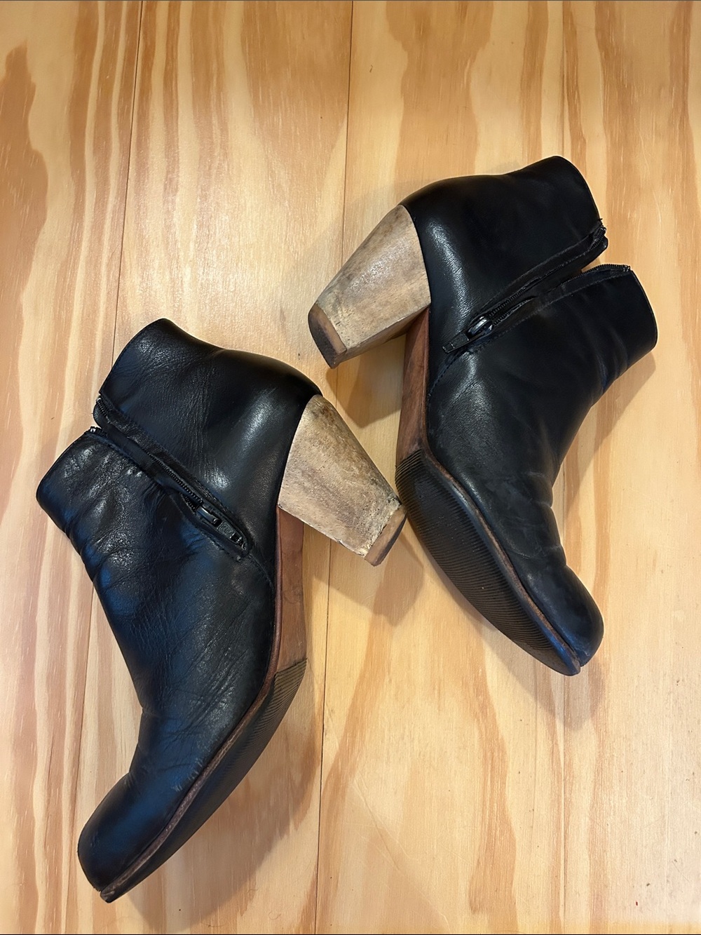 Vintage Rachel Comey Black Leather Ankle Boots, size 9
